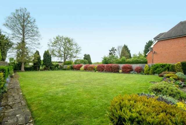  Image of 4 bedroom Detached house for sale in Manor House Drive Northwood HA6 at Northwood, HA6 2UJ