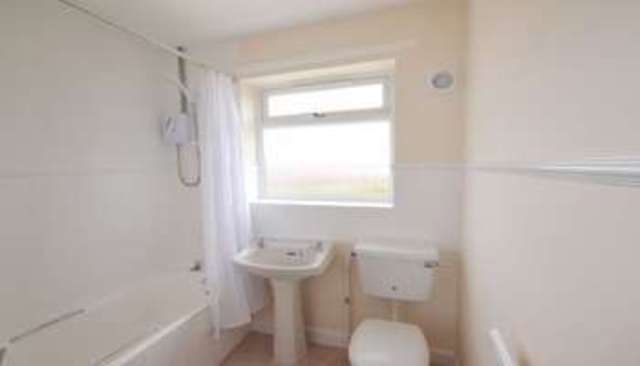 Image of 3 bedroom Terraced house to rent in Manor Road Harlington Doncaster DN5 at Manor Road Harlington Doncaster, DN5 7JD