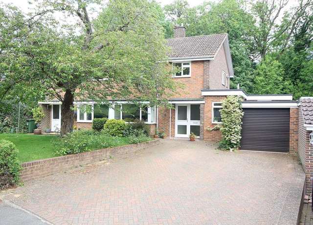  Image of 3 bedroom Detached house to rent in Marlins Turn Hemel Hempstead HP1 at Marlins Turn  Hemel Hempstead, HP1 3LW