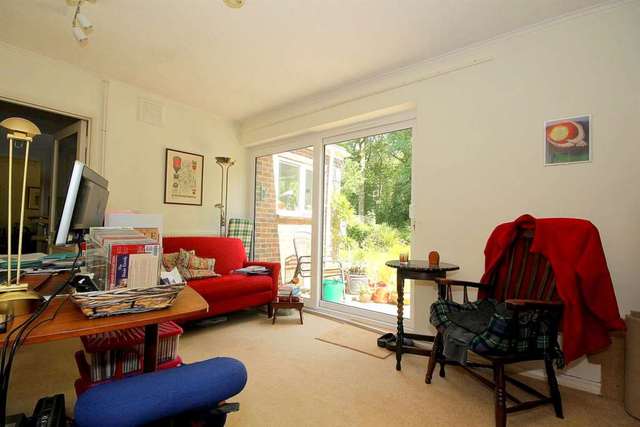  Image of 3 bedroom Detached house to rent in Marlins Turn Hemel Hempstead HP1 at Marlins Turn  Hemel Hempstead, HP1 3LW