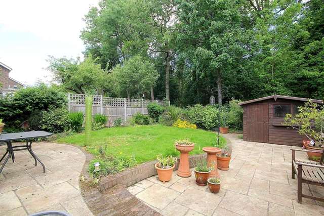  Image of 3 bedroom Detached house to rent in Marlins Turn Hemel Hempstead HP1 at Marlins Turn  Hemel Hempstead, HP1 3LW