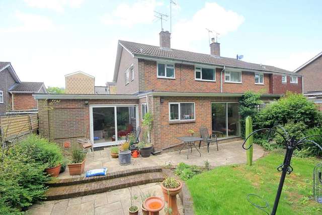  Image of 3 bedroom Detached house to rent in Marlins Turn Hemel Hempstead HP1 at Marlins Turn  Hemel Hempstead, HP1 3LW