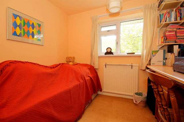  Image of 3 bedroom Detached house to rent in Marlins Turn Hemel Hempstead HP1 at Marlins Turn  Hemel Hempstead, HP1 3LW
