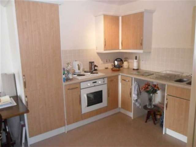  Image of 2 bedroom Flat for sale in Cresswell Crescent Bloxwich Walsall WS3 at Bloxwich, WS3 2US