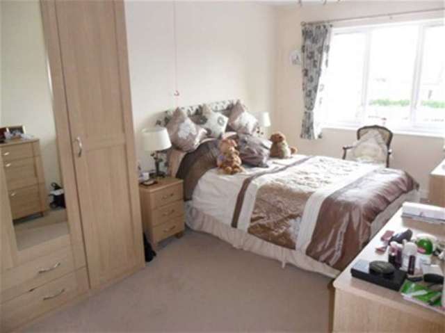  Image of 2 bedroom Flat for sale in Cresswell Crescent Bloxwich Walsall WS3 at Bloxwich, WS3 2US