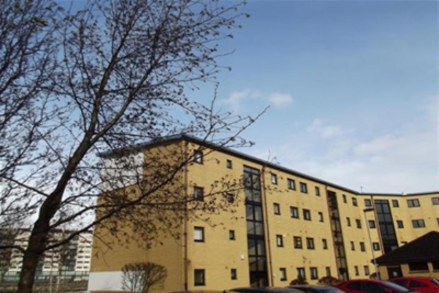 Image of 2 bedroom Flat to rent in Mavisbank Gardens Govan Glasgow G51 at Kinning Park Glasgow Glasgow, G51 1HL