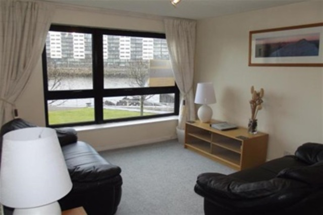  Image of 2 bedroom Flat to rent in Mavisbank Gardens Govan Glasgow G51 at Kinning Park Glasgow Glasgow, G51 1HL
