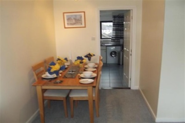  Image of 2 bedroom Flat to rent in Mavisbank Gardens Govan Glasgow G51 at Kinning Park Glasgow Glasgow, G51 1HL
