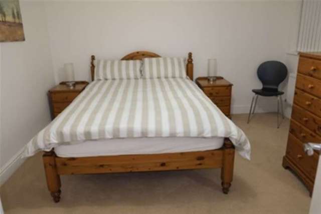  Image of 2 bedroom Flat to rent in Sandy Lane Woking GU22 at Woking, GU22 8BW