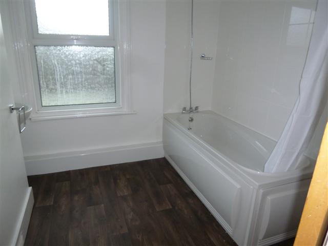  Image of 2 bedroom Semi-Detached house to rent in Meadow Road Worthing BN11 at Worthing, BN11 2SJ
