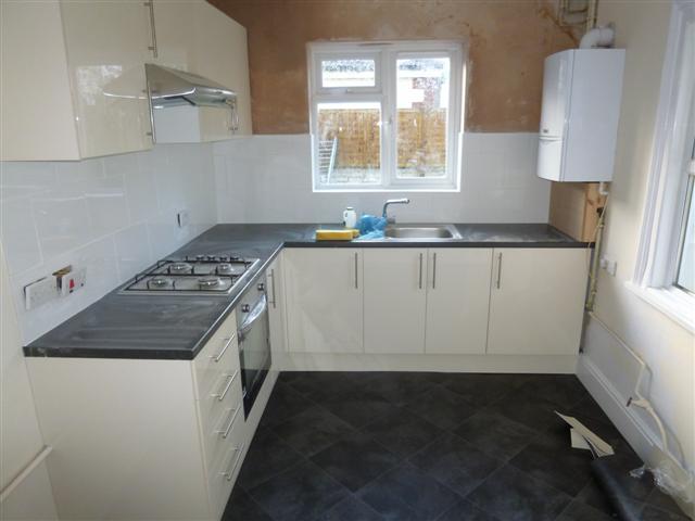  Image of 2 bedroom Semi-Detached house to rent in Meadow Road Worthing BN11 at Worthing, BN11 2SJ