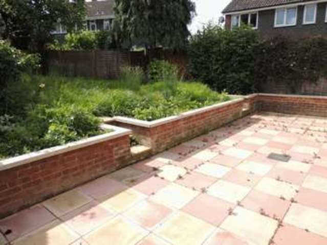  Image of 4 bedroom Detached house for sale in Melrose Avenue Bletchley Milton Keynes MK3 at Melrose Avenue Bletchley Milton Keynes, MK3 6PP
