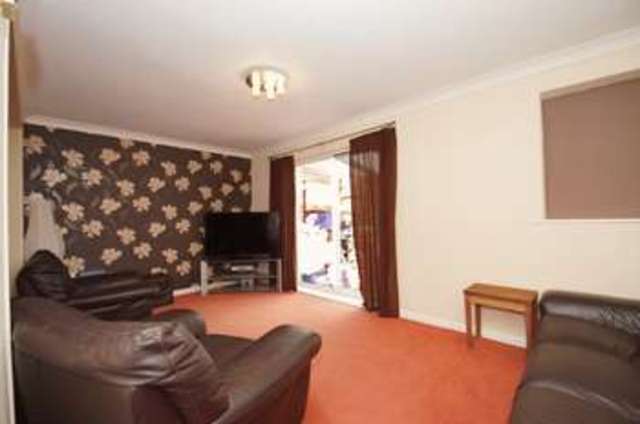  Image of 3 bedroom Terraced house to rent in Mickleton Close Redditch B98 at Mickleton Close Oakenshaw Redditch, B98 7XY