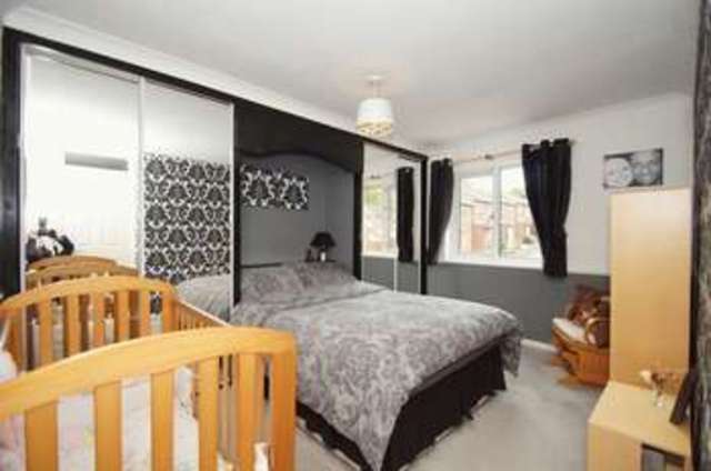  Image of 3 bedroom Terraced house to rent in Mickleton Close Redditch B98 at Mickleton Close Oakenshaw Redditch, B98 7XY
