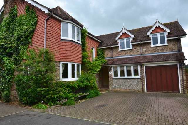  Image of 5 bedroom Detached house to rent in Middle Farm Place Effingham Leatherhead KT24 at Middle Farm Place Effingham Leatherhead, KT24 5LA