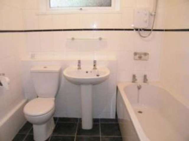  Image of 1 bedroom Flat for sale in Middleton Hall Road Kings Norton Birmingham B30 at Birmingham West Midlands Cotteridge, B30 1DL