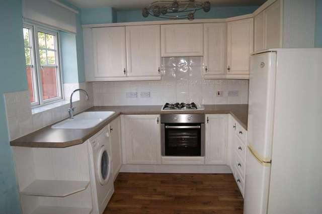  Image of 2 bedroom Town House to rent in Mill Chase Road Wakefield WF2 at Alverthorpe Wakefield Wrenthorpe, WF2 9SX
