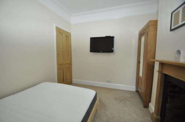  Image of 2 bedroom Flat to rent in Miller Road Colliers Wood London SW19 at London  Colliers Wood, SW19 2DB