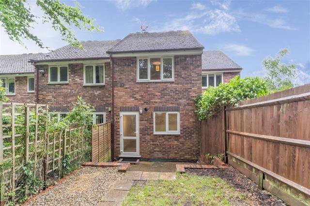  Image of 2 bedroom Terraced house to rent in Millers Rise St. Albans AL1 at Millers Rise  ST. ALBANS, AL1 1QW