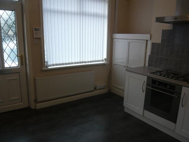  Image of 2 bedroom Terraced house to rent in Milroyd Crescent Birstall Batley WF17 at Milroyd Crescent  BIRSTALL, WF17 0LA