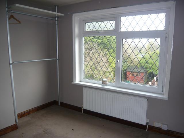  Image of 2 bedroom Terraced house to rent in Milroyd Crescent Birstall Batley WF17 at Milroyd Crescent  BIRSTALL, WF17 0LA