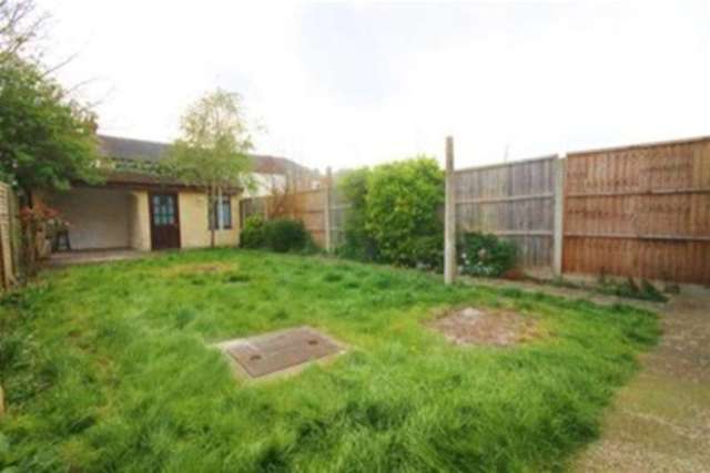  Image of 4 bedroom Detached house to rent in Gorringe Park Avenue Mitcham CR4 at Mitcham, CR4 2DD