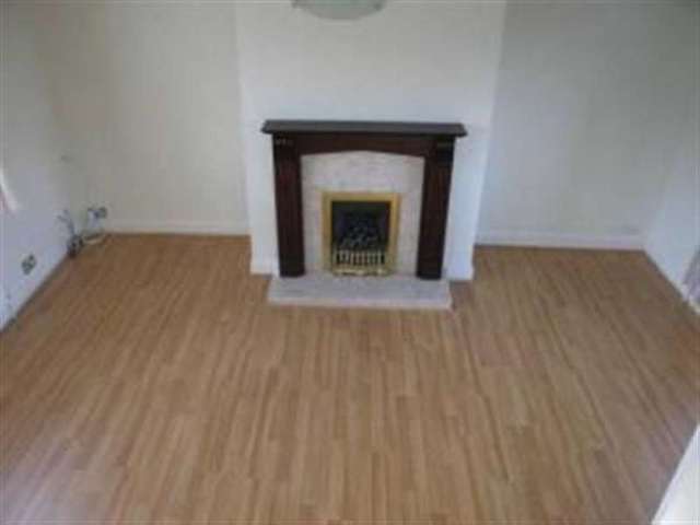  Image of 2 bedroom Terraced house to rent in Moor End Halifax HX2 at Mount Tabor, HX2 0TX