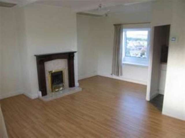  Image of 2 bedroom Terraced house to rent in Moor End Halifax HX2 at Mount Tabor, HX2 0TX