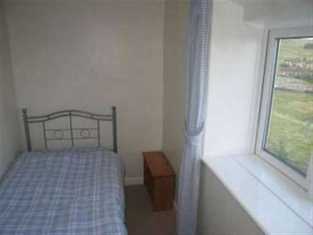  Image of 2 bedroom Terraced house to rent in Moor End Halifax HX2 at Mount Tabor, HX2 0TX