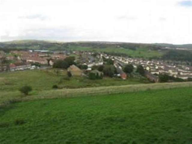  Image of 2 bedroom Terraced house to rent in Moor End Halifax HX2 at Mount Tabor, HX2 0TX