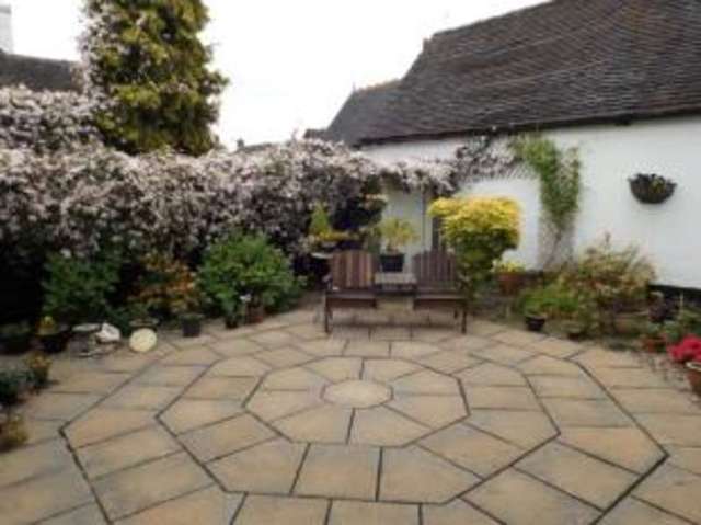  Image of 3 bedroom Bungalow for sale in Mosley Mews Rolleston-on-Dove Burton-on-Trent DE13 at Rolleston-on-Dove Burton-on-Trent Rolleston, DE13 9BT