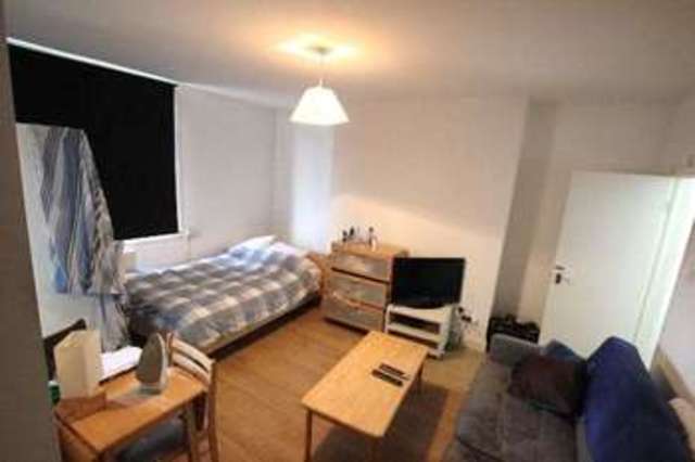  Image of Studio flat to rent in Mount View Road London N4 at London N4 4SL Stroud Green, N4 4SL