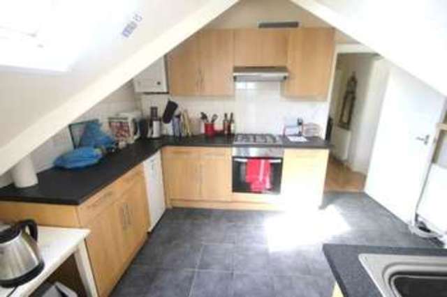  Image of 3 bedroom Flat to rent in Mount View Road London N4 at London N4 4SL Stroud Green, N4 4SL