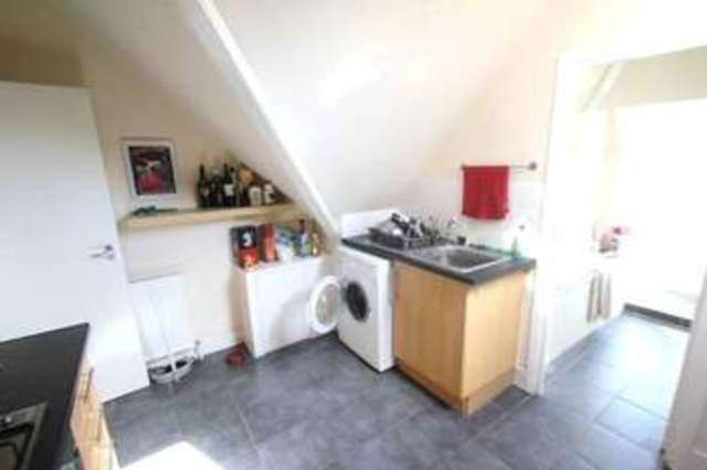  Image of 3 bedroom Flat to rent in Mount View Road London N4 at London N4 4SL Stroud Green, N4 4SL