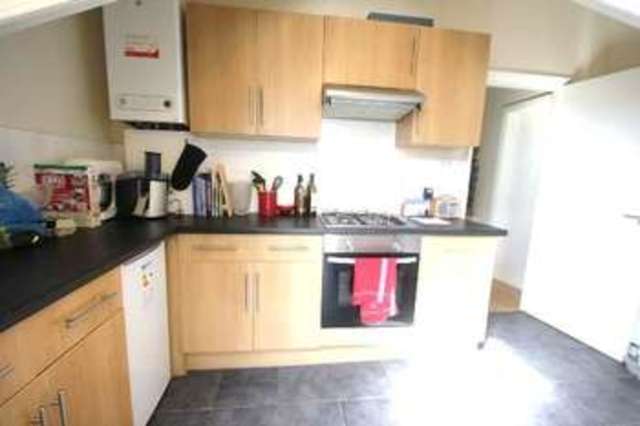  Image of 3 bedroom Flat to rent in Mount View Road London N4 at London N4 4SL Stroud Green, N4 4SL