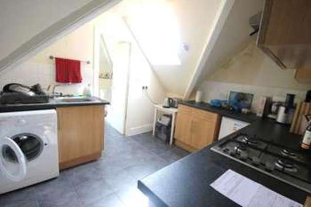  Image of 3 bedroom Flat to rent in Mount View Road London N4 at London N4 4SL Stroud Green, N4 4SL