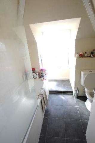  Image of 3 bedroom Flat to rent in Mount View Road London N4 at London N4 4SL Stroud Green, N4 4SL