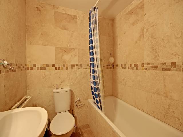  Image of 1 bedroom House Share to rent in Nelson Avenue St. Albans AL1 at St Albans Hertfordshire St Albans, AL1 5RY