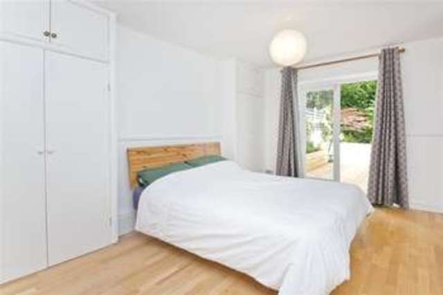 Image of 1 bedroom Flat to rent in New North Road London N1 at Islington London Essex Road, N1 7BH