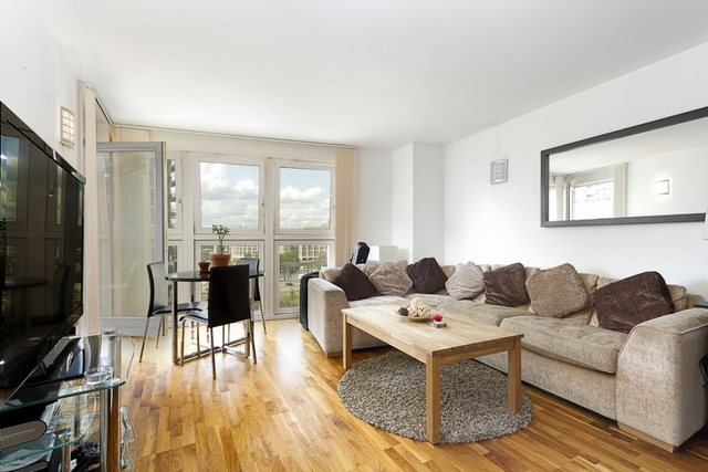  Image of 2 bedroom Apartment to rent in Fairmont Avenue London E14 at New Providence Wharf,Farimont Avenue  London, E14 9PW
