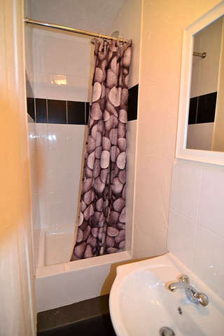  Image of 1 bedroom House Share to rent in New Road Fareham PO16 at New Road  Fareham, PO16 7SR