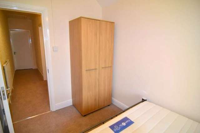  Image of 1 bedroom House Share to rent in New Road Fareham PO16 at New Road  Fareham, PO16 7SR