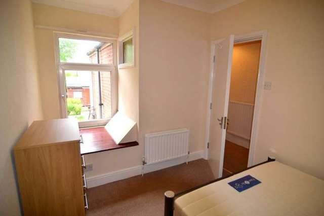  Image of 1 bedroom House Share to rent in New Road Fareham PO16 at New Road  Fareham, PO16 7SR