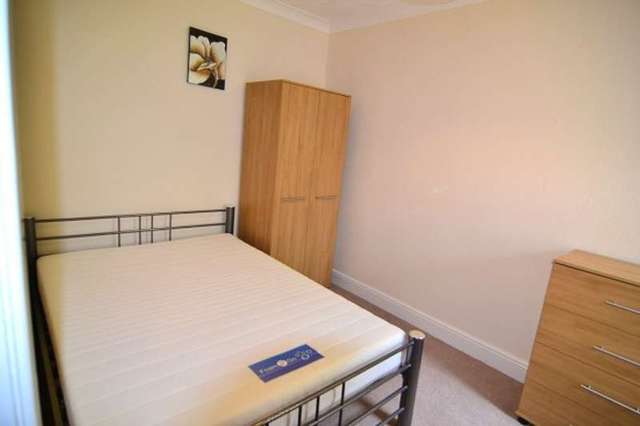  Image of 1 bedroom House Share to rent in New Road Fareham PO16 at New Road  Fareham, PO16 7SR