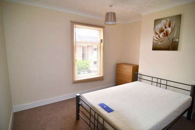  Image of 1 bedroom House Share to rent in New Road Fareham PO16 at New Road  Fareham, PO16 7SR