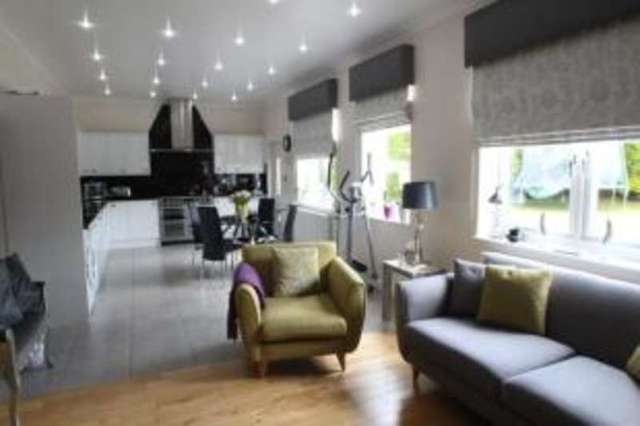  Image of 4 bedroom Bungalow for sale in Newtonlea Avenue Newton Mearns Glasgow G77 at Newton Mearns Glasgow Mearns, G77 5QF