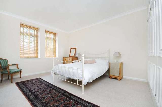  Image of 2 bedroom Flat to rent in Norland Square London W11 at Norland Square Mansions  Norland Square, W11 4PY