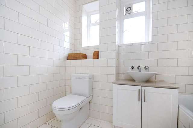  Image of 2 bedroom Flat to rent in Norland Square London W11 at Norland Square Mansions  Norland Square, W11 4PY