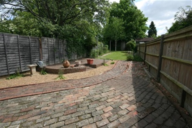  Image of 2 bedroom Semi-Detached house for sale in Northumberland Avenue Reading RG2 at Reading, RG2 7PS