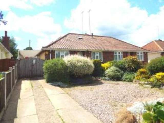  Image of 2 bedroom Bungalow for sale in Gunton Lane New Costessey Norwich NR5 at Norwich Norfolk Bowthorpe, NR5 0AG
